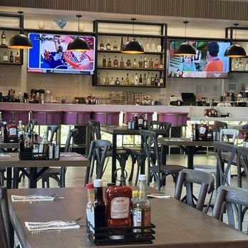 The Breakfast Club at Midtown - Bar area - New American Near Me - Mountain View, California The Breakfast Club at Midtown - Bar area - New American Near Me - Mountain View, California