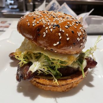 Gordon Ramsay Burger Las Vegas - Truffle burger - Burgers Near Me - Las Vegas, Nevada Gordon Ramsay Burger Las Vegas - Truffle burger - Burgers Near Me - Las Vegas, Nevada