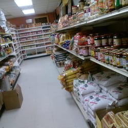 Rasham Grocery - Grocery shelves