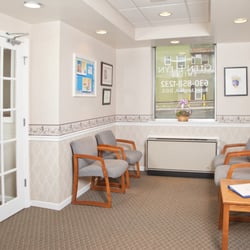 Glen Ellyn Smiles - Dentist in Glen Ellyn - Glen Ellyn Smiles - Waiting Room