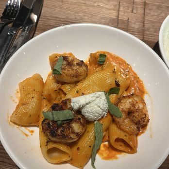 Catalina Kitchen And Bar - Pasta allá Vodka with blackened shrimp - Bars Near Me - Charlotte, North Carolina
