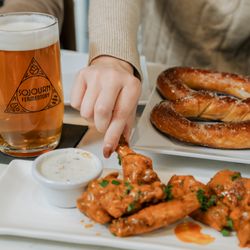 Sojourn Fermentory - Craft beer, Wings & Pretzel !