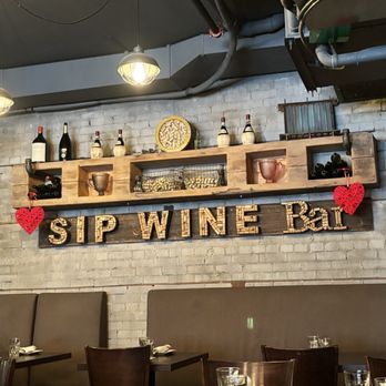 Sip Wine Bar - Decorations - Pizza Near Me - Toronto, Ontario