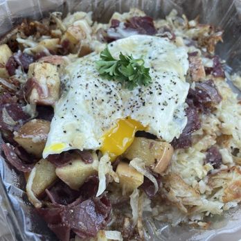 JoJack's Espresso Bar & Cafe - Perfect Over medium egg in corn beef Corned Beef & Apple Hash Bowl - Sandwiches Near Me - Portsmouth, Virginia