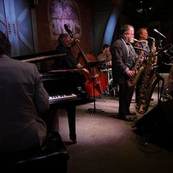Andy's Jazz Club - Sabertooth takes the stage on a Thursday night.