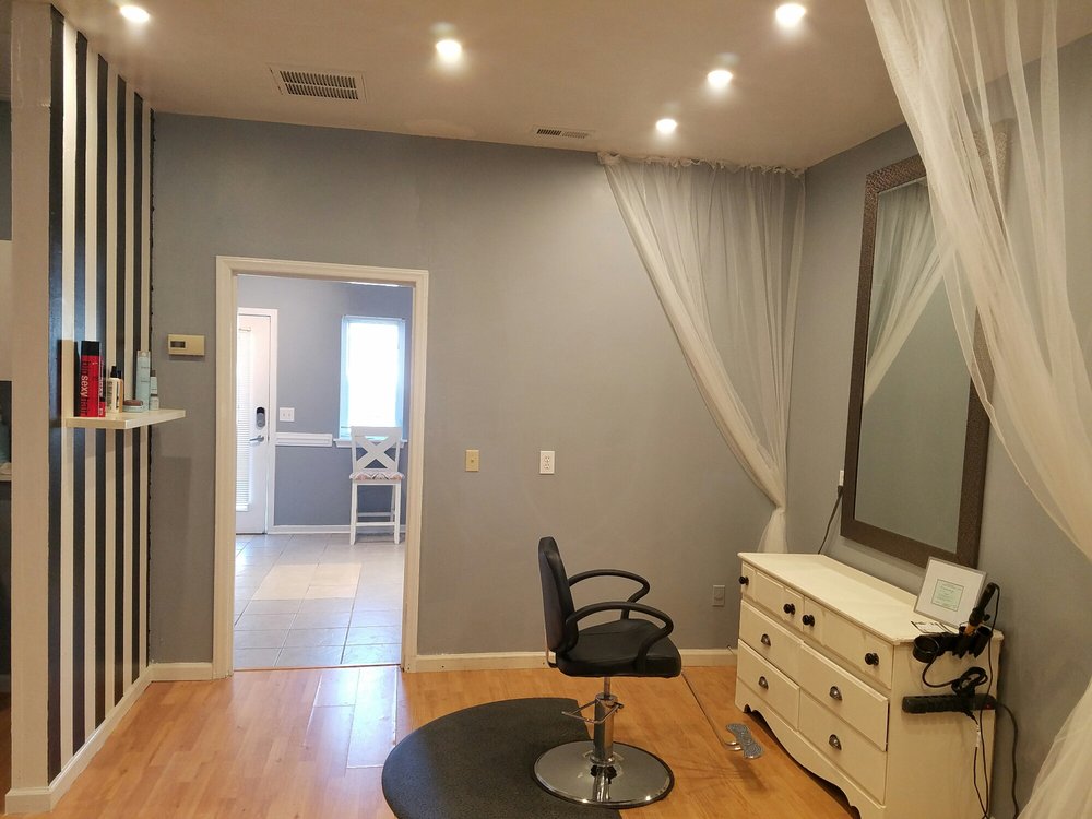 The Beauty Room Logo