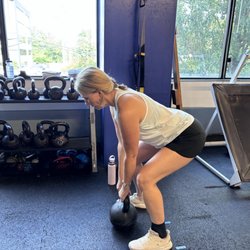 Basics and Beyond fitness & nutrition - Perfect spine on the kettlebell deadlift. Proper exercise form is crucial to prevent injuries!