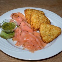 Weingut Gres - Lachs & Kartoffelecken