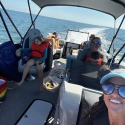 Adventure Boat Rental - Cruisin