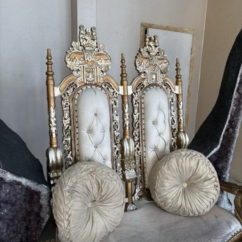 Gypsi Tea Room - Crystal's throne where she does her magic - Life Coach Near Me - West Hollywood, California Gypsi Tea Room - Crystal's throne where she does her magic - Life Coach Near Me - West Hollywood, California