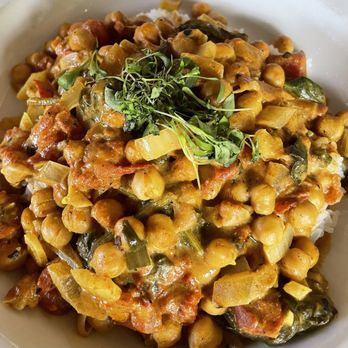 Local Roots - Chickpea curry - New American Near Me - Powell, Ohio