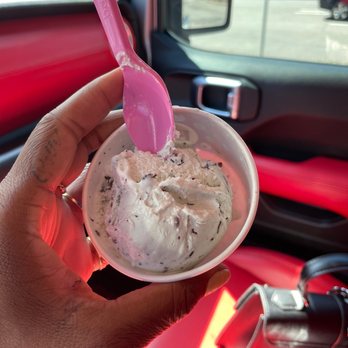 Baskin-Robbins - West Covina - I took a small bite but this is ridiculous - Ice Cream & Frozen Yogurt Near Me - West Covina, California