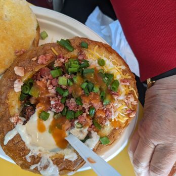 Splash Cafe - Loaded clam chowder bread bowl - American Near Me - Pismo Beach, California