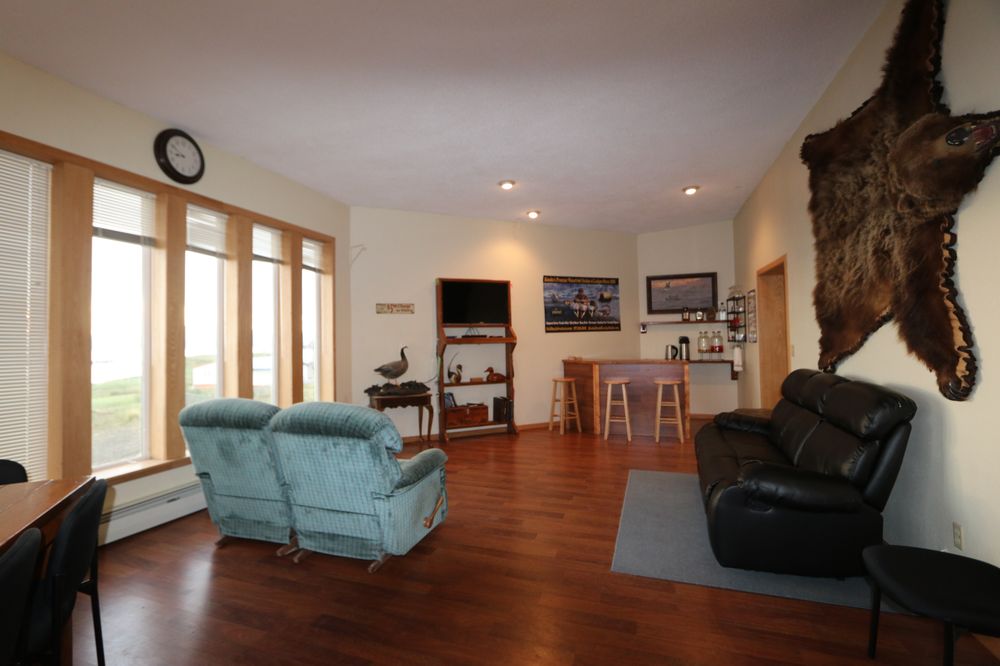 COLDBAY ADVENTURES LODGE Updated June 2024 12 Photos 1 Emperor