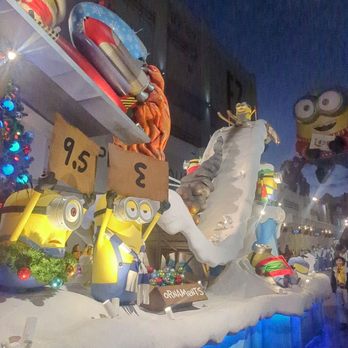 Macy's Holiday Parade - Minions float - Performing Arts Near Me - Orlando, Florida