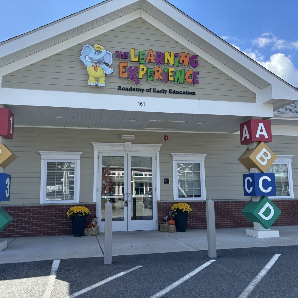 Cheer's Monica Aldama Shows Off Her Abs, Rehearses for DWTS, image size:1000x1000