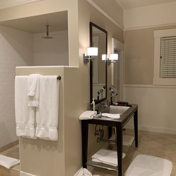 Upham Hotel - Huge bathroom of larger bungalow - Hotels Near Me - Santa Barbara, California Upham Hotel - Huge bathroom of larger bungalow - Hotels Near Me - Santa Barbara, California