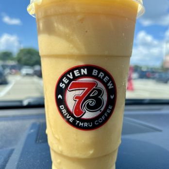 7 Brew Coffee - Tiki Tango Mango Smoothie (medium) - Coffee & Tea Near Me - Clark, New Jersey
