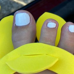 Deluxe Nails Spa
