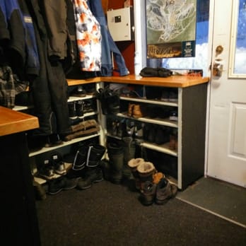 Sun Peaks Hostel - Leave shoes at the door. No shoes allowed in living area. Love it!! - Hostels Near Me - Sun Peaks, British Columbia
