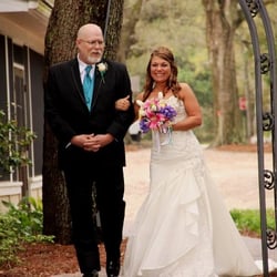 Destin Bay House - The charming bridal walk from the Bride's Cottage to the alter at the Bay
