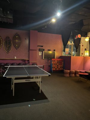 Continental Pool Lounge by null