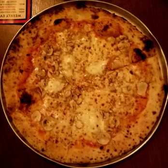 Pompeii Pizza - Cheese & mushrooms - Pizza Near Me - Cork, Colorado