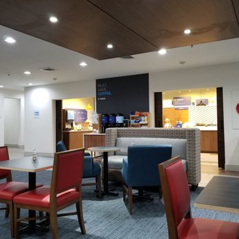 Holiday Inn Express & Suites Beeville - Nice breakfast set up. Clean well maintained.  Rooms clean and comfortable - Venues & Event Spaces Near Me - Beeville, Texas