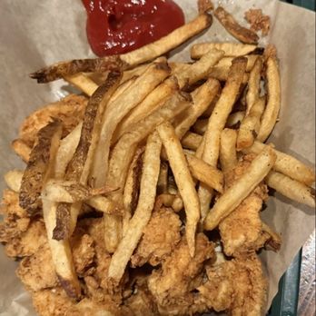 West Linn Saloon - Chicken nuggets and fries - Steakhouses Near Me - West Linn, Oregon West Linn Saloon - Chicken nuggets and fries - Steakhouses Near Me - West Linn, Oregon