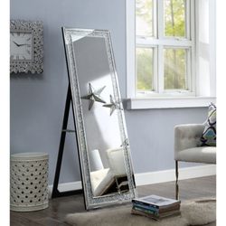 Grace Palace Furniture - $350
Nowles Accent Mirror,Mirrored & Faux Stones
Material: Mirror, Glass, Faux Crystals, Composite Wood
Dimensions:
22"L X 2"W X 63"H