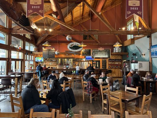 Howe Sound Inn & Brewing by null