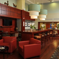 Hampton Inn & Suites by Hilton Brantford Conference Centre ON - Beautifully Decorated Lobby