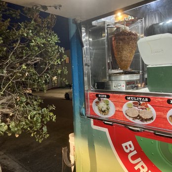 tacos toluca - Spit roasting al pastor - Food Trucks Near Me tacos toluca - Spit roasting al pastor - Food Trucks Near Me
