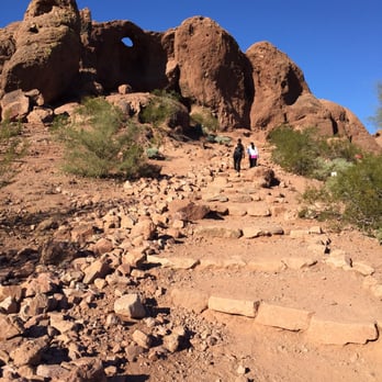 Hole-in-the-Rock - Gradual incline to the rock. - Hiking Near Me - Phoenix, Arizona