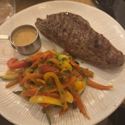 Fumé - Steak with vegetables