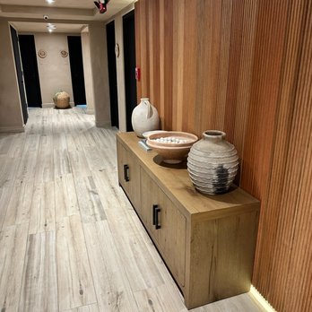 Aire De O:Live - Hallway outside the room. - Hotels Near Me - Carolina, Puerto Rico Aire De O:Live - Hallway outside the room. - Hotels Near Me - Carolina, Puerto Rico