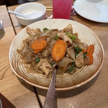 Thai Favorite Cuisine - Drunken Noodle - Thai Near Me - Tustin, California Thai Favorite Cuisine - Drunken Noodle - Thai Near Me - Tustin, California