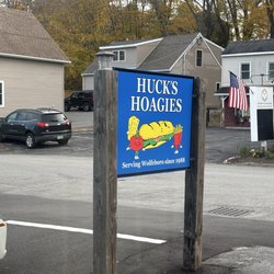 Huck's Hoagies - Outside