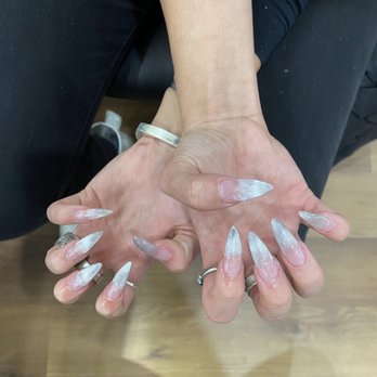 Sexy Nail - Stiletto Ombré Cat Eye Nails in Silver - Nail Salons Near Me - Burlington, New Jersey Sexy Nail - Stiletto Ombré Cat Eye Nails in Silver - Nail Salons Near Me - Burlington, New Jersey