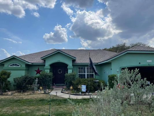 Epic Roofing & Construction Logo