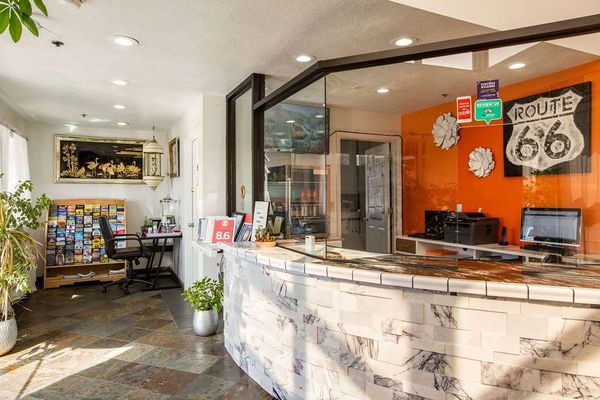 Sandia Peak Inn Old Town ABQ, a Howard Johnson by Wyndham by null