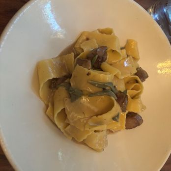 Rosetta - Pappardalle with chicken livers and sage - Italian Near Me - Ciudad de México, DIF Rosetta - Pappardalle with chicken livers and sage - Italian Near Me - Ciudad de México, DIF