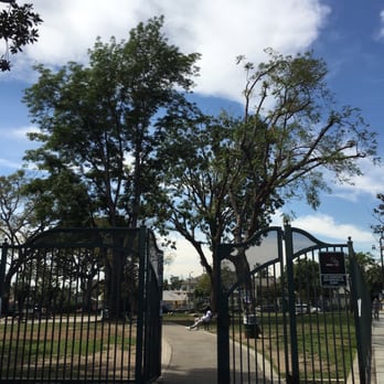 De Longpre Park - Parks Near Me - Los Angeles, California