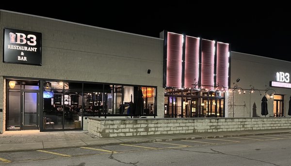 B3 Restaurant & Bar by null