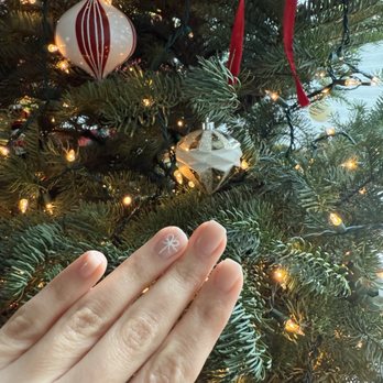 17 Jewels Nail Spa - Nail Salons Near Me - Oakland, California