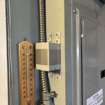 EV Charger Expert - Antenna covered by the owner - EV Charging Stations Near Me - Oakland, California EV Charger Expert - Antenna covered by the owner - EV Charging Stations Near Me - Oakland, California