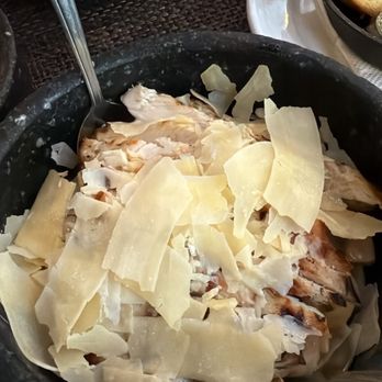 Running Goose - Fettuccine Alfredo with chicken - Gastropubs Near Me - Los Angeles, California Running Goose - Fettuccine Alfredo with chicken - Gastropubs Near Me - Los Angeles, California