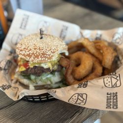 Double Cheese - Burger and onion rings