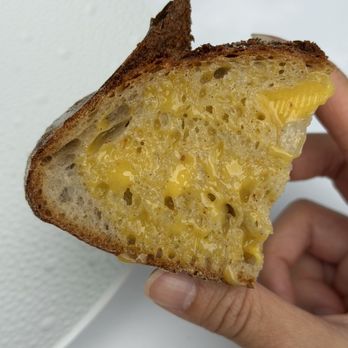 L'Oiseau Blanc - Delicious rich butter sourced from a farm in the United Kingdom on freshly baked sourdough bread. - French Near Me - Paris, 75