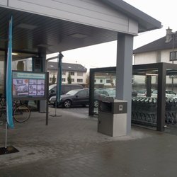 Aldi - Neuer Außenbereich mit Angebots-Screen